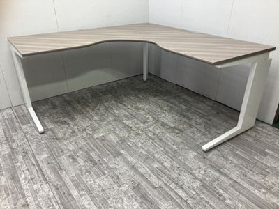 オカムラPro Unit(プロユニット)シリーズ 1600L型デスク 商品画像1