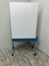 イトーキモバイルマーカーボード 縦型脚付両面ホワイトボード 商品画像1