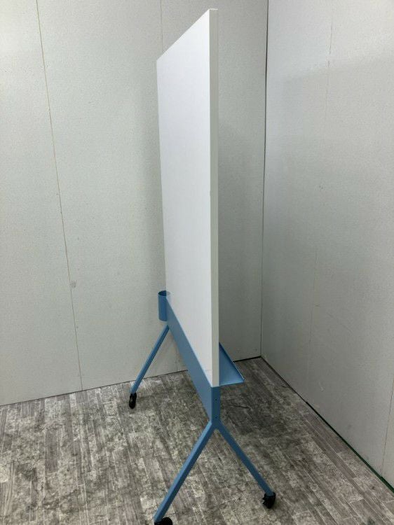 イトーキモバイルマーカーボード 縦型脚付両面ホワイトボード 商品画像4