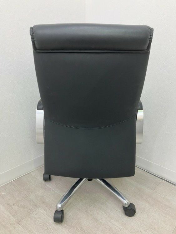 オカムラVILLAGE(ビラージュ)シリーズ 固定肘付役員チェア 商品画像4