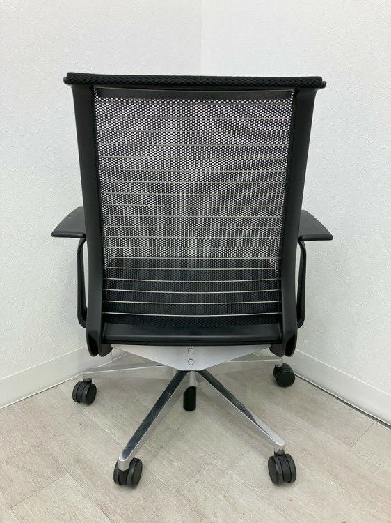 スチールケースシンク（Think）チェア 固定肘付シンクチェア 商品画像4