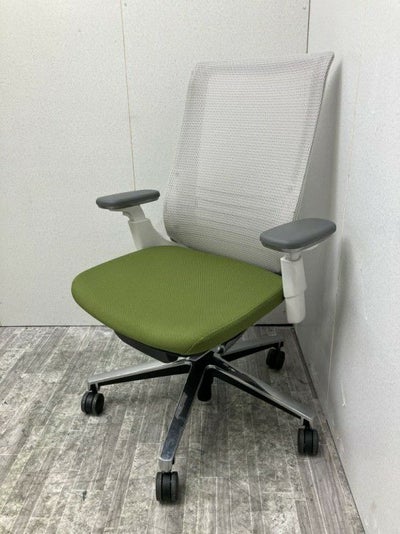 コクヨINSPINE（インスパイン）チェア 可動肘付インスパインチェア 商品画像1