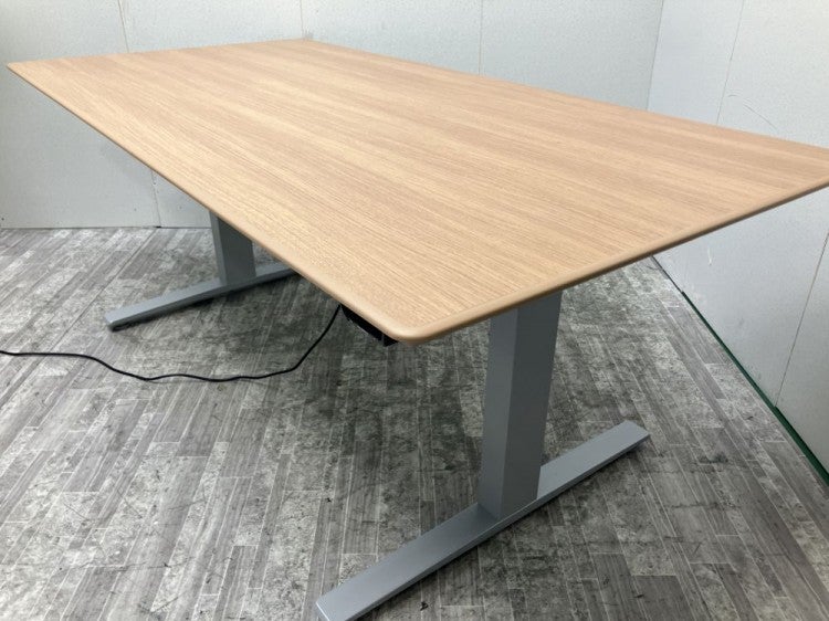 オカムラSwift(スイフト)シリーズ 電動昇降式1800ミーティングテーブル 商品画像2