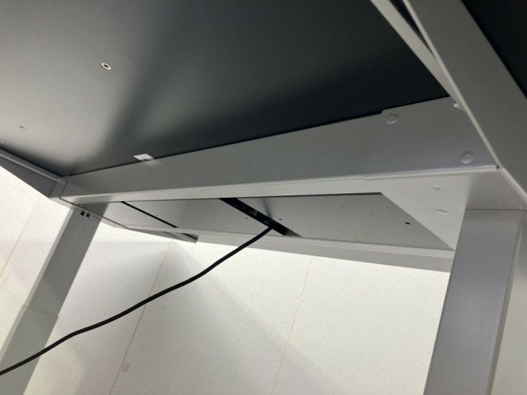 オカムラSwift(スイフト)シリーズ 電動昇降式1800ミーティングテーブル 商品画像6