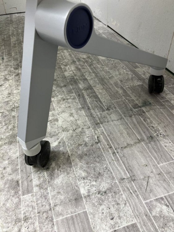 ライオンクルーク(QlloQ)シリーズ 1500サイドスタックテーブル 商品画像4