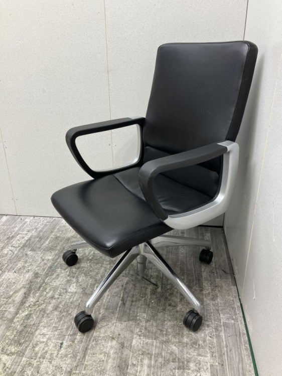 井上金庫固定肘付マネジメントチェア 商品画像1