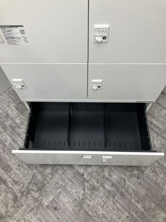 オカムラレクトラインシリーズ 天板付ラテラル・4人用パーソナルロッカー	 商品画像5
