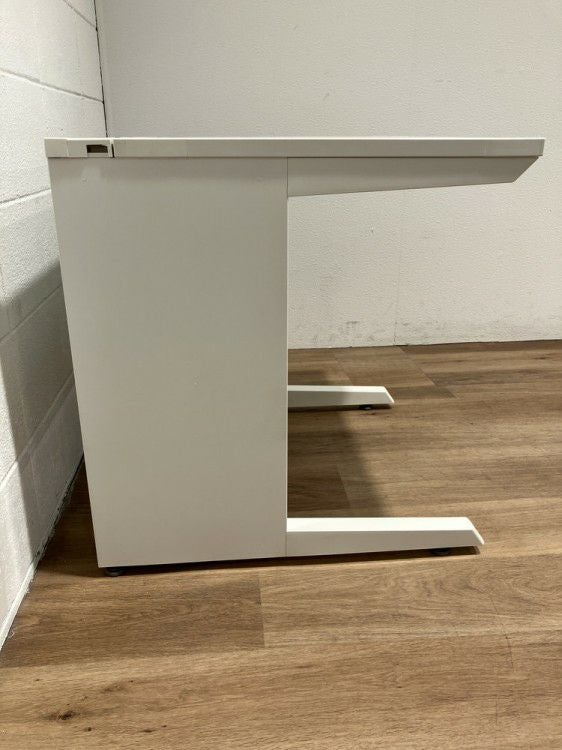 イトーキCZRシリーズ 700平デスク 商品画像3