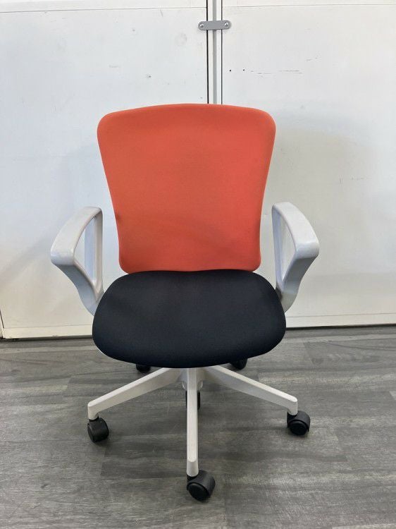 INABA/イナババルチェチェア 固定肘付バルチェチェア 商品画像2