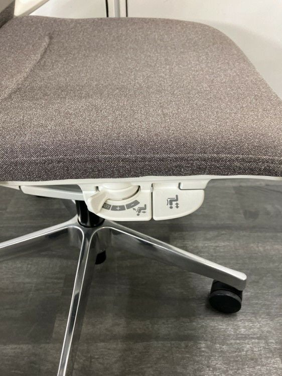 オカムラmode(モード)シリーズ 固定肘付モードチェア4脚セット 商品画像7