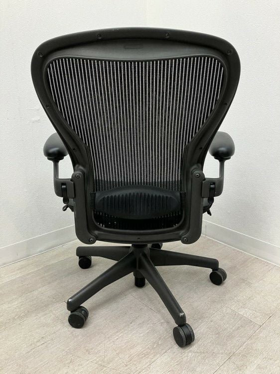 HermanMiller（ハーマンミラー）アーロンチェア 可動肘付アーロンチェア 商品画像4