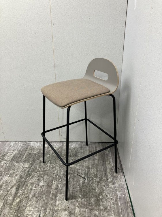 【展示品】 イトーキ「デコボコ」カウンターテーブル＋ハイチェア2脚 3点セット イトーキ デコボコチェア KJA-763C-TGY3| 無限堂ネットショップ
