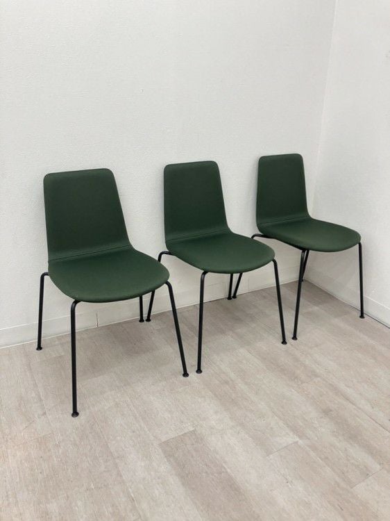 コクヨMycket(ミケット)シリーズ スタッキングチェア3脚セット 商品画像1