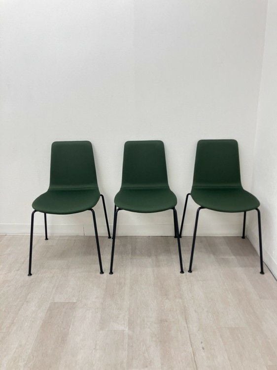 コクヨMycket(ミケット)シリーズ スタッキングチェア3脚セット 商品画像2