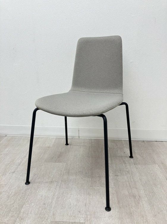 コクヨMycket(ミケット)シリーズ スタッキングチェア4脚セット 商品画像4