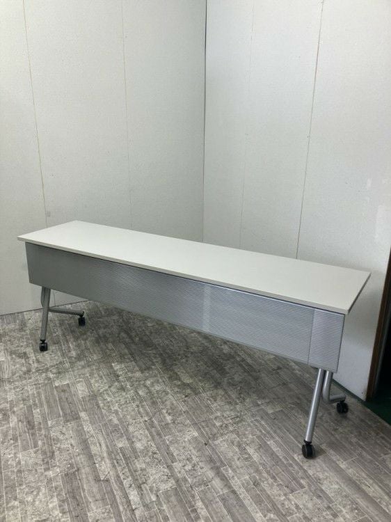 オカムラ1800サイドスタックテーブル 商品画像1