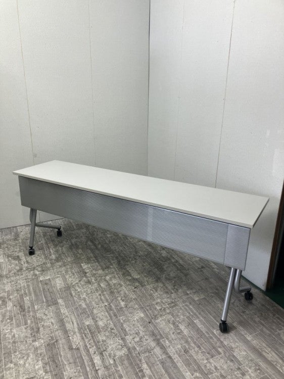 オカムラ1800サイドスタックテーブル 商品画像1