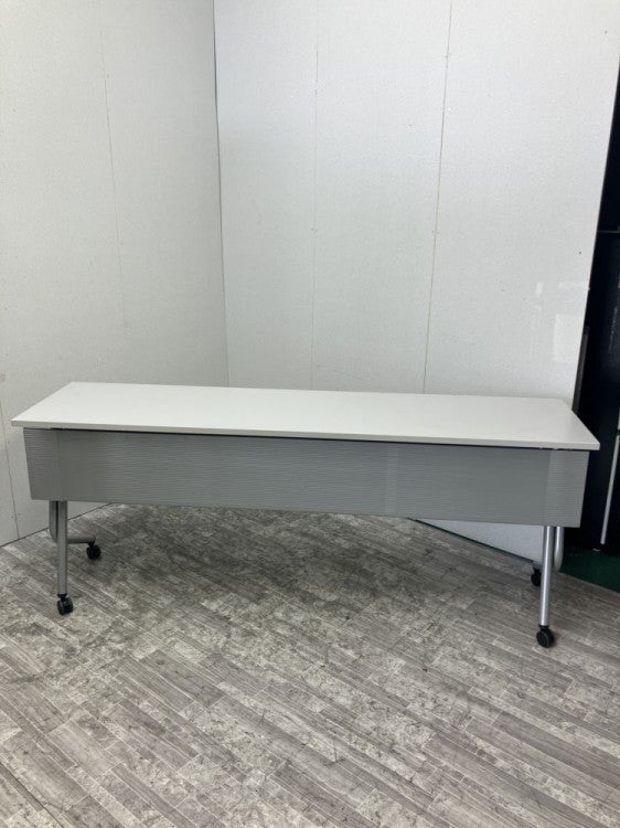 オカムラ1800サイドスタックテーブル 商品画像2