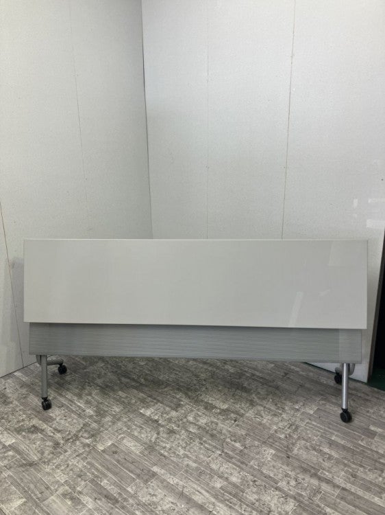 オカムラ1800サイドスタックテーブル 商品画像3