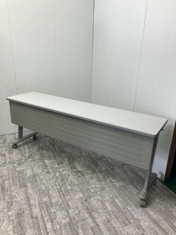 オカムラ1800サイドスタックテーブル 商品画像1