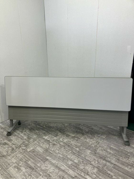 オカムラ1800サイドスタックテーブル 商品画像3