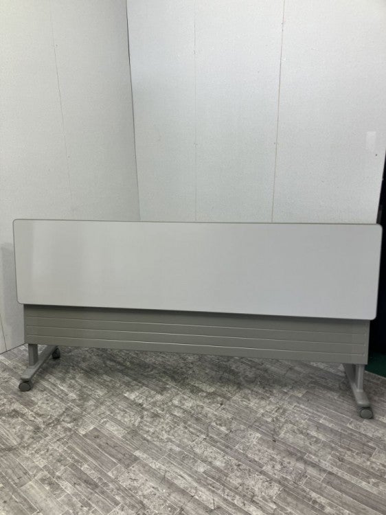 オカムラ1800サイドスタックテーブル 商品画像3