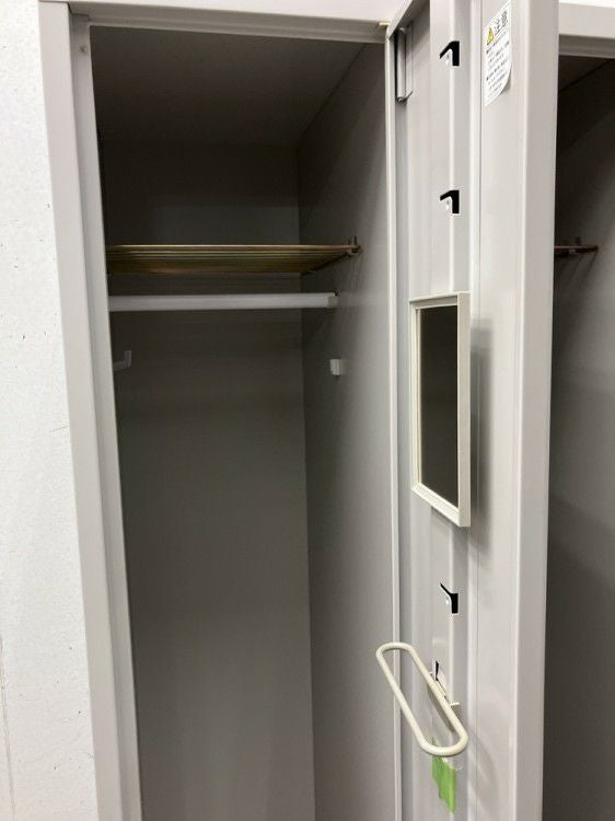 イトーキL型ロッカーシリーズ 3人用ロッカー 商品画像4