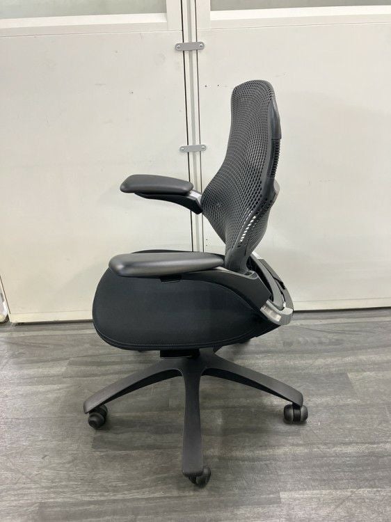 Knoll（ノール）Generation(ジェネレーション)チェア 可動肘付ジェネレーションチェア 商品画像3