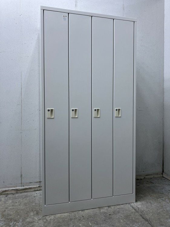 イトーキW型シリーズ 4人用ロッカー 商品画像1