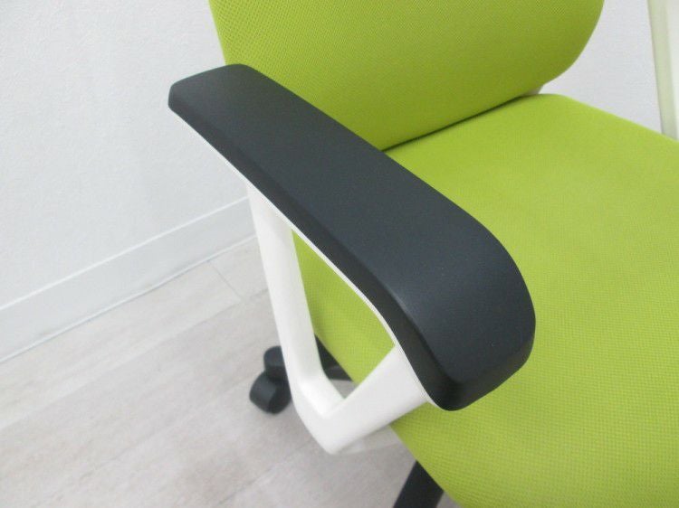 イトーキtorteR(トルテR)チェア 固定肘付トルテRチェア 商品画像6