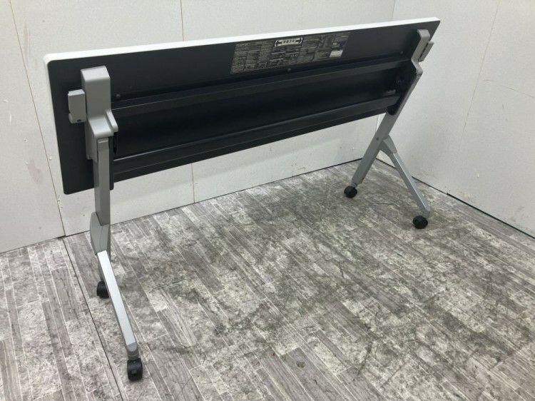 オカムラFLAPTOR(フラプター)シリーズ 1500サイドスタックテーブル 商品画像7