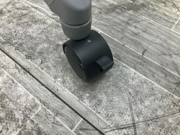 オカムラFLAPTOR(フラプター)シリーズ 1500サイドスタックテーブル 商品画像8