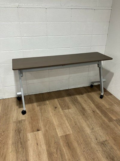 ライオンクルークシリーズ 平行スタックテーブル 商品画像1