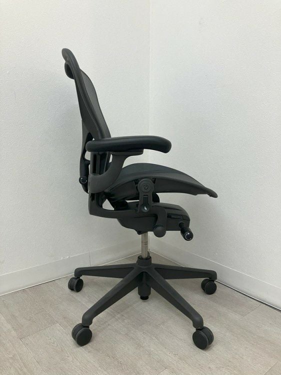 HermanMiller（ハーマンミラー）アーロンチェア 可動肘付アーロンチェア 商品画像3