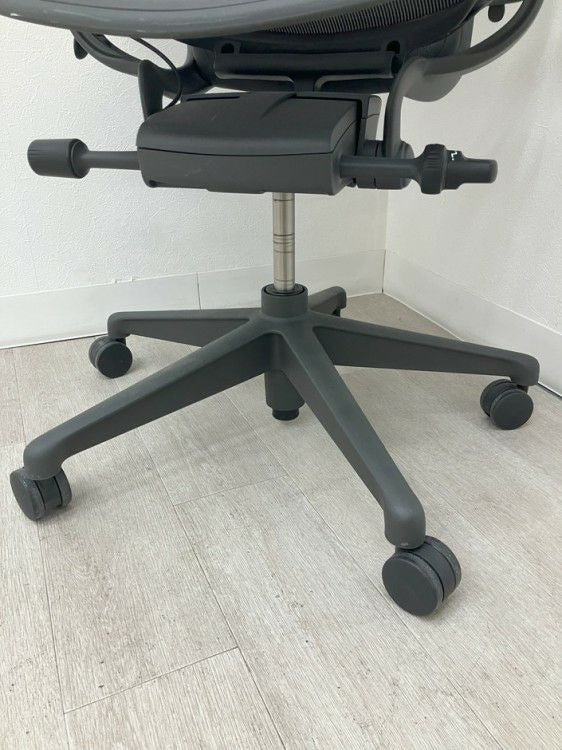 HermanMiller（ハーマンミラー）アーロンチェア 可動肘付アーロンチェア 商品画像18