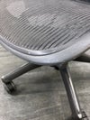 HermanMiller（ハーマンミラー）アーロンチェア 可動肘付アーロンチェア 商品画像25