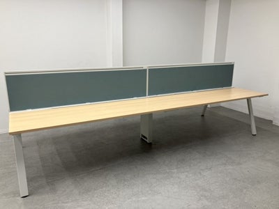 プラスパネル付き3600フリーアドレスデスク 商品画像1