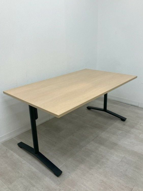 コクヨビエナ（VIENA）シリーズ 1500ミーティングテーブル 商品画像1