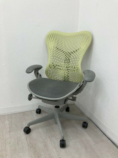 HermanMiller（ハーマンミラー）可動肘付ミラチェア 商品画像1