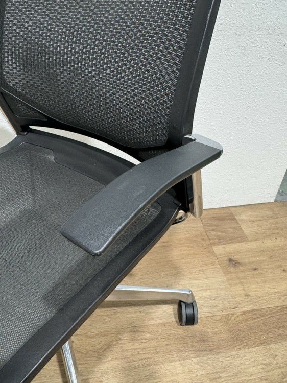 オカムラツァルトシリーズ 肘付ミーティングチェア 商品画像6