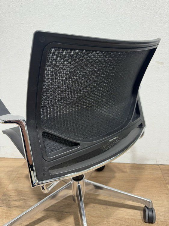 オカムラツァルトシリーズ 肘付ミーティングチェア 商品画像7