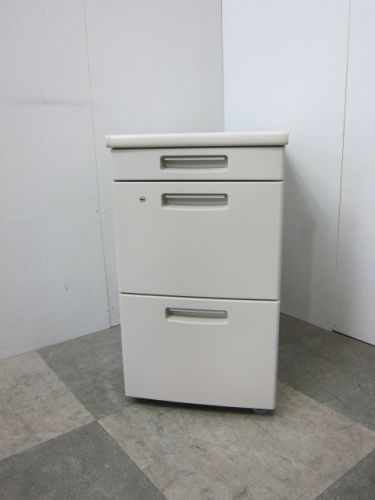 コクヨBS+シリーズ 3段脇机 商品画像2