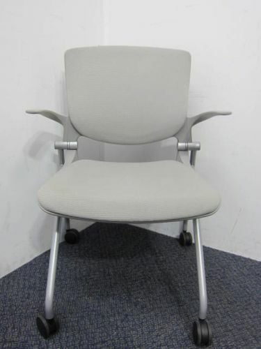 オカムラ 肘付グラータチェア 2