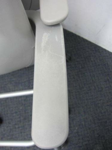 オカムラ 肘付グラータチェア 5