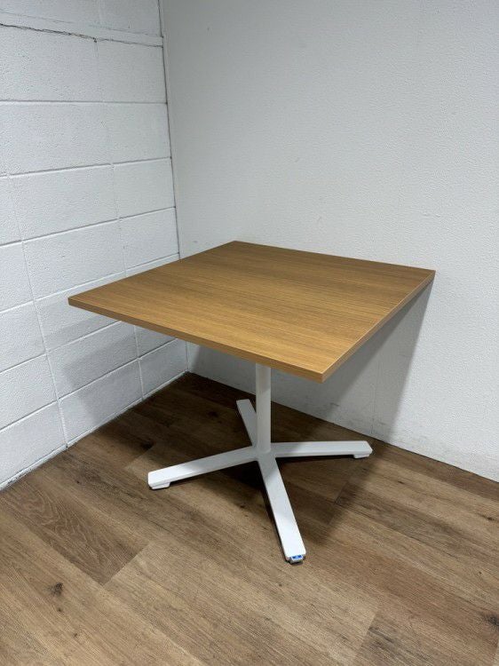 コクヨ デイズオフィスシリーズ 900角テーブル | 無限堂ネットショップ