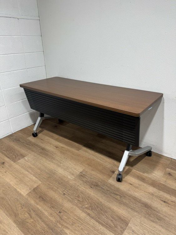 コクヨKT-620シリーズ 平行スタックテーブル 商品画像1