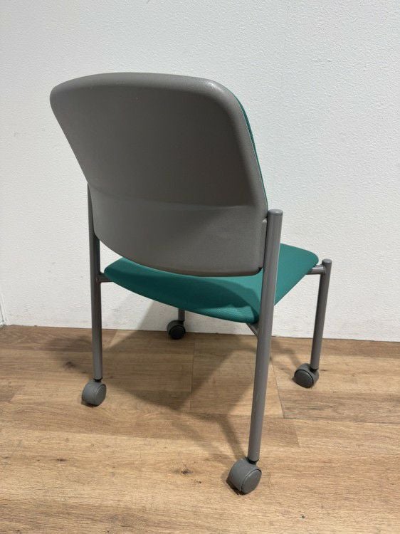 イトーキLKシリーズ スタッキングチェア６脚セット 商品画像3