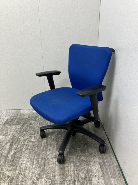 オカムラCarrozza(カロッツァ)チェア 可動肘付カロッツァチェア 商品画像1