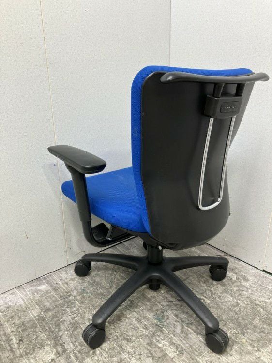 オカムラCarrozza(カロッツァ)チェア 可動肘付カロッツァチェア 商品画像6