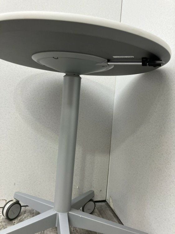 オカムラ手動昇降式600丸テーブル 商品画像5